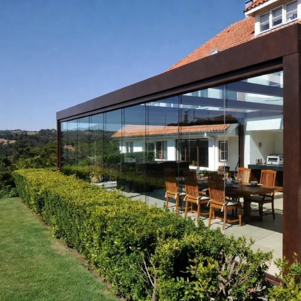 Cortina de cristal plegable en terraza de Madrid Noroeste